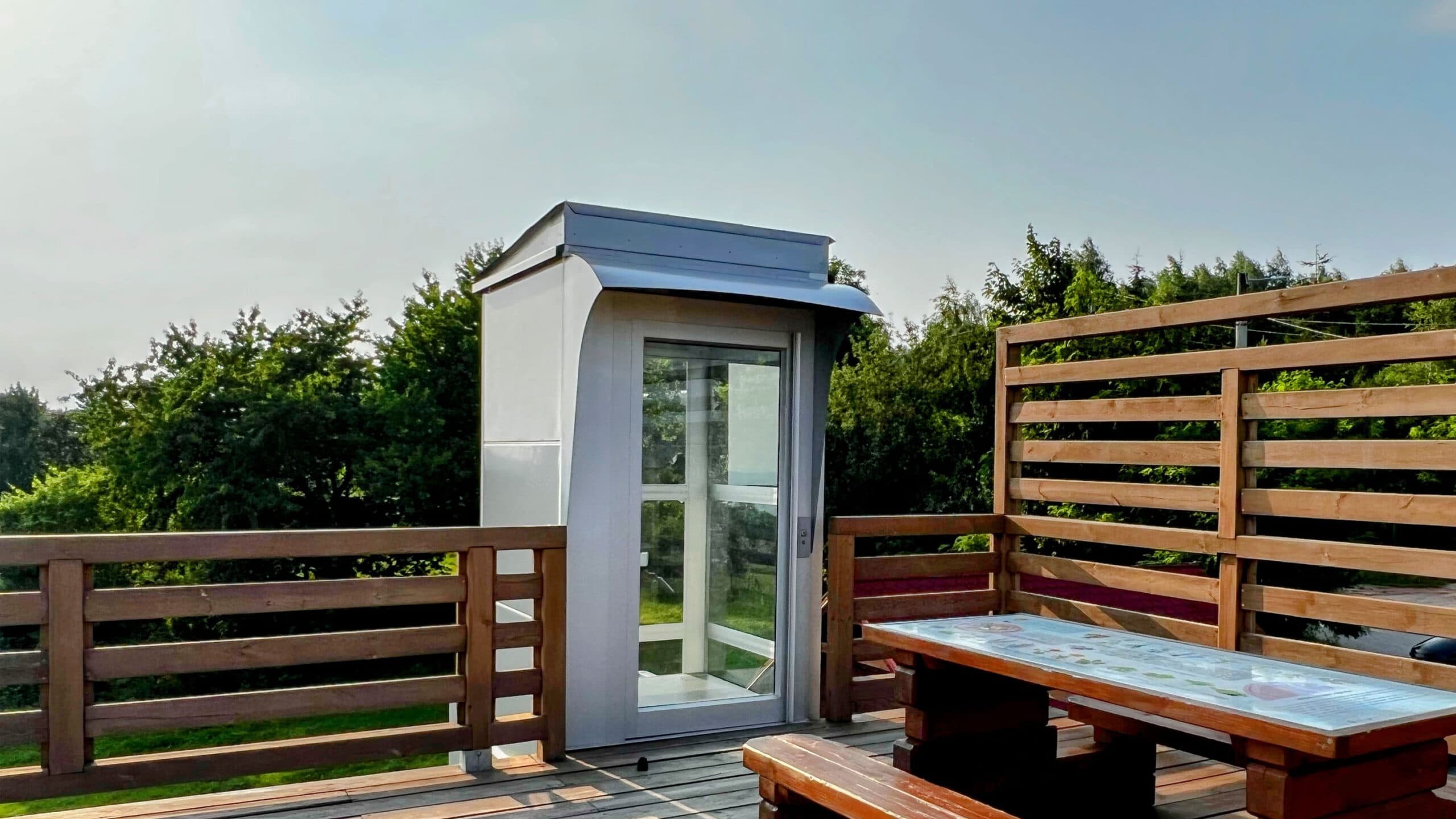 Weather resistant outdoor lift